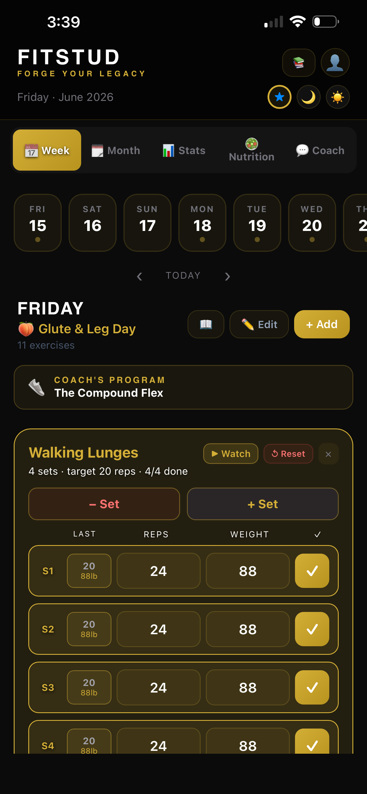 FitStud client app showing the weekly workout view with guided sets, reps and weight logging